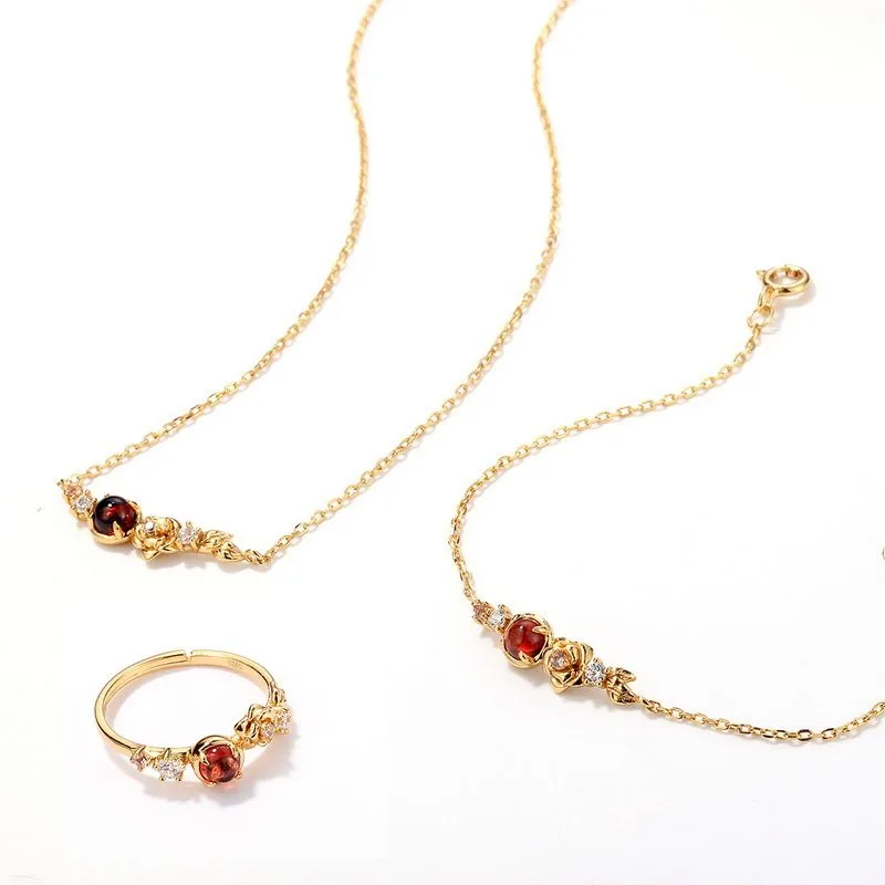 Lắc tay bạc nữ mạ vàng đính đá Garnet hoa hồng Rose LILI_886825_4