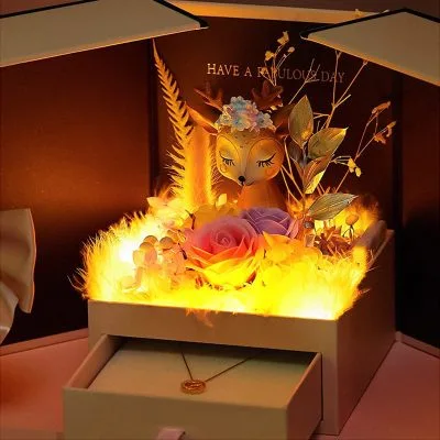 Hộp quà tặng trang sức đóng mở đèn Led nai con hoa hồng sáp LILI_334929_9