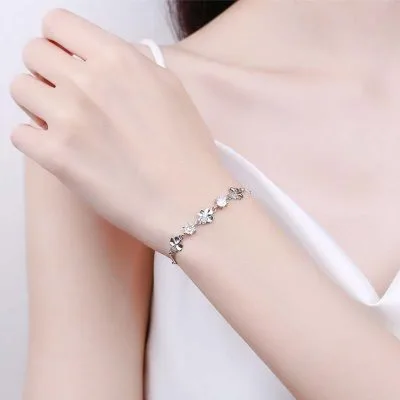 Lắc Tay Bạc Nữ Mạ Bạch Kim đính Pha Lê Cỏ Bốn Lá LILI 612672 301