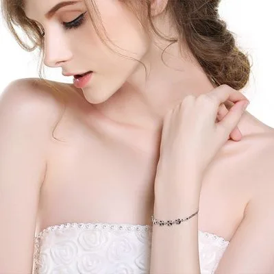 Lắc Tay Bạc Nữ Mạ Bạch Kim Hính Cỏ Bốn Lá LILI 443672 13