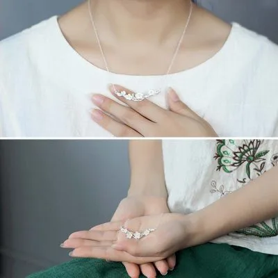 Dây chuyền bạc nữ đính pha lê hình bông hoa mận LILI_434427_9