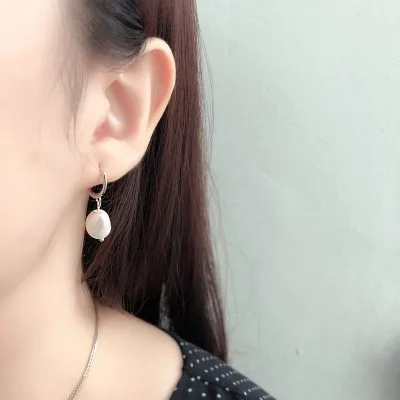 Bông Tai Bạc Nữ Tròn đính Ngọc Trai Bất đối Xứng LILI 847268 2