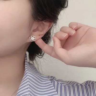 Bông Tai Bạc Nữ đính Kim Cương Moissanite Hình Bông Hoa Mai LILI 054483 4