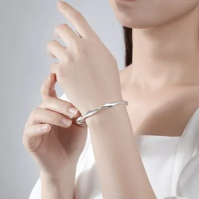 Vòng Tay Bạc Nữ S999 đặc Dạng Kiềng Búp Sen, đài Sen Catalina LILI 063269 2