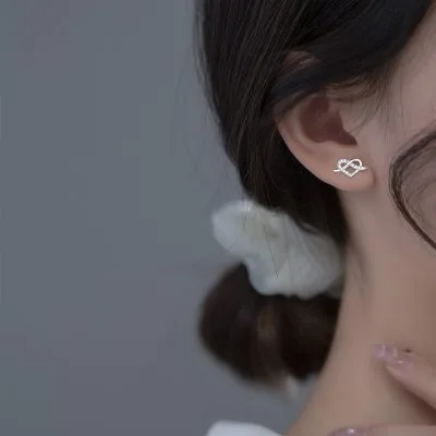Bông Tai Bạc Nữ đính đá CZ Hình Trái Tim Cách điệu Eden LILI 099886 2