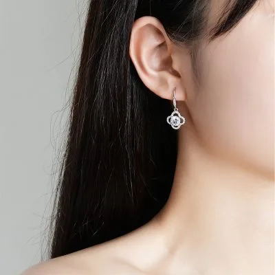 Bông Tai Bạc Nữ đính Kim Cương Moissanite Cỏ 4 Lá Amiri LILI 102268 5