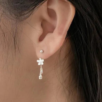 Bông Tai Bạc Nữ Hình Bông Hoa Cúc Carla LILI 102618 3