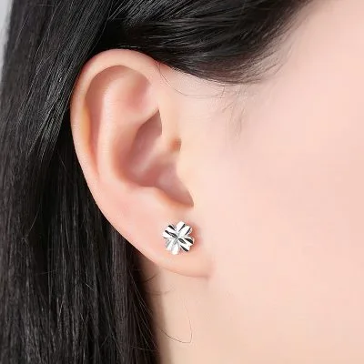 Bông Tai Bạc Nữ đính đá CZ Hình Cỏ 4 Lá Lisa LILI 107409 4