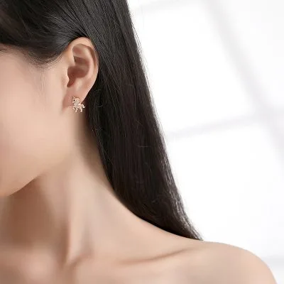 Bông Tai Bạc Nữ đính đá CZ Hình Kỳ Lân Amira LILI 126498 3