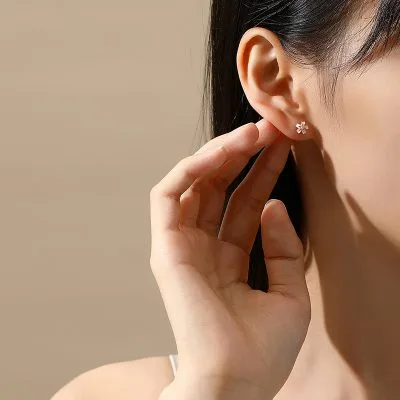 Bông Tai Bạc Nữ đính Ngọc Trai Hình Hoa Anh đào Finley LILI 126582 2