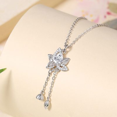 Dây Chuyền Bạc Nữ đính đá CZ Hình Bông Sen Sarah LILI 125758 4