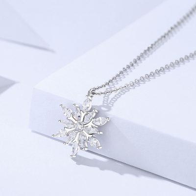 Dây Chuyền Bạc Nữ đính đá CZ Hình Bông Tuyết Athena LILI 125556 3