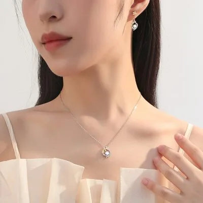 Dây Chuyền Bạc Nữ đính đá CZ Vòng Hoa Lấp Lánh Piper LILI 125925 3
