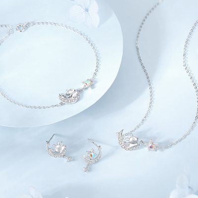 Lắc Tay Bạc Nữ đính đá CZ Trăng Và Sao Ella LILI 125015 3