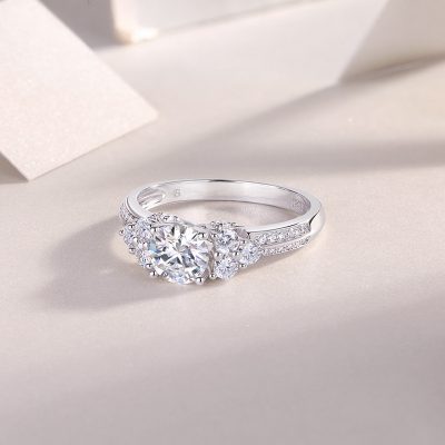Nhẫn Bạc Nữ đính Kim Cương Moissanite Claire LILI 125362 3