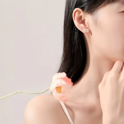 Bông Tai Bạc Nữ đính đá CZ Hình Cỏ 4 Lá Keily LILI 132535 3