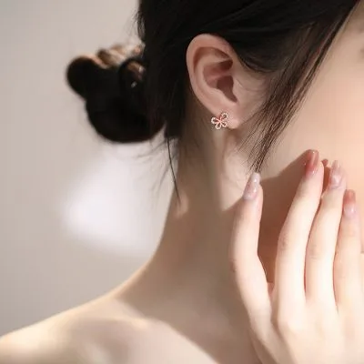 Bông Tai Bạc Nữ đính đá CZ Hình Hồ điệp Amaris LILI 132546 2