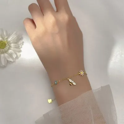 Lắc Tay Bạc Nữ Dây Rút đính đá CZ Ong Nhỏ Và Bông Hoa Alice LILI 130246 2