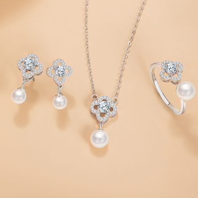 Bông Tai Bạc Nữ đính đá CZ, Ngọc Trai Cỏ 4 Lá Blair LILI 160000 3