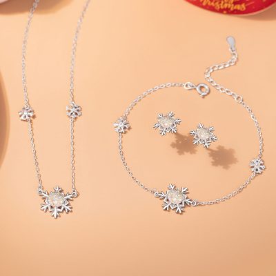 Lắc Tay Bạc Nữ đính đá CZ Hình Bông Tuyết Winter LILI 158335 3