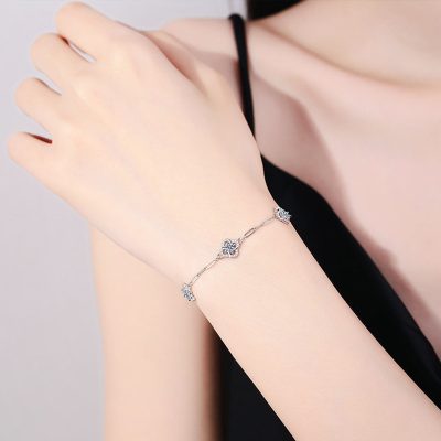 Lắc Tay Bạc Nữ đính Kim Cương Moissanite Cỏ 4 Lá Avani LILI 158446 2