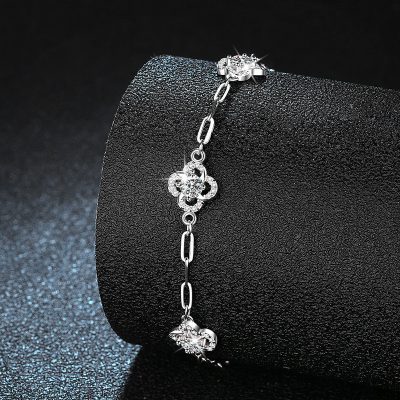 Lắc Tay Bạc Nữ đính Kim Cương Moissanite Cỏ 4 Lá Avani LILI 158446 5