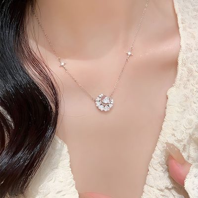 Dây Chuyền Bạc Nữ đính Kim Cương Moissanite Trăng Tình Yêu Malani LILI 166443 3