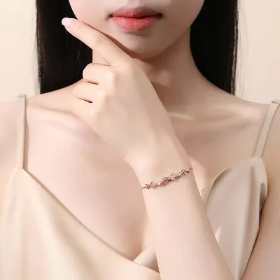 Lắc Tay Bạc Nữ đính đá CZ Dây Rút Hình Chiếc Nơ Kylie LILI 166068 2