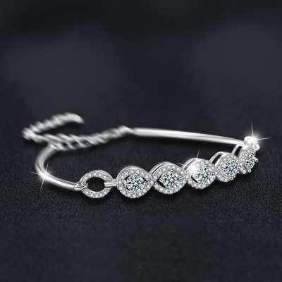 Lắc Tay Bạc Nữ đính Kim Cương Moissanite Vô Cực Sutton LILI 166050 3