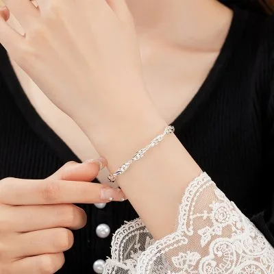 Lắc Tay Bạc Nữ Trơn Dạng Xoắn Elizabeth LILI 172224 2