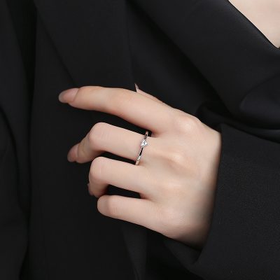 Nhẫn Bạc Nữ đính đá CZ Dạng Mảnh Trái Tim Samira LILI 172677 2