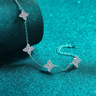 Lắc Tay Bạc Nữ đính Kim Cương Moissanite Cỏ 4 Lá Maliyah LILI 176440 3