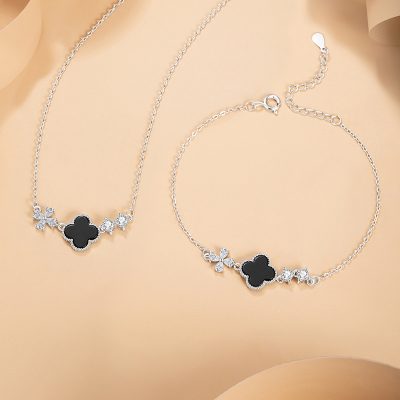 Lắc Tay Bạc Nữ đính đá CZ Hình Cỏ 4 Lá Yusra LILI 180508 1