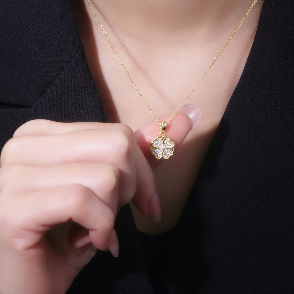Dây Chuyền Bạc Nữ đính đá CZ Hình Cỏ 4 Lá Xoay Tròn độc đáo Milena LILI 105831