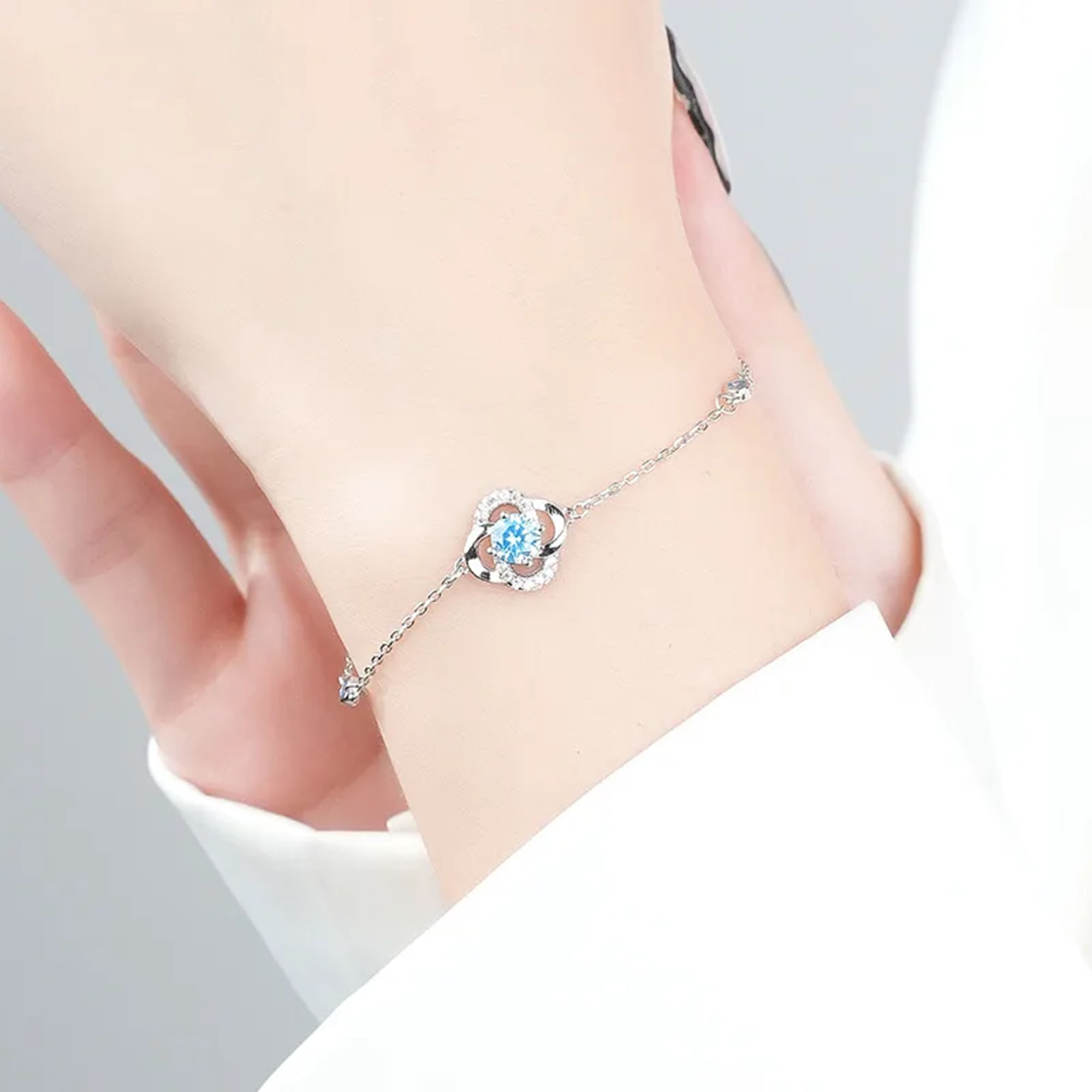 Lắc Tay Bạc Nữ đính đá CZ Hình Cỏ 4 Lá Karsyn LILI 096054