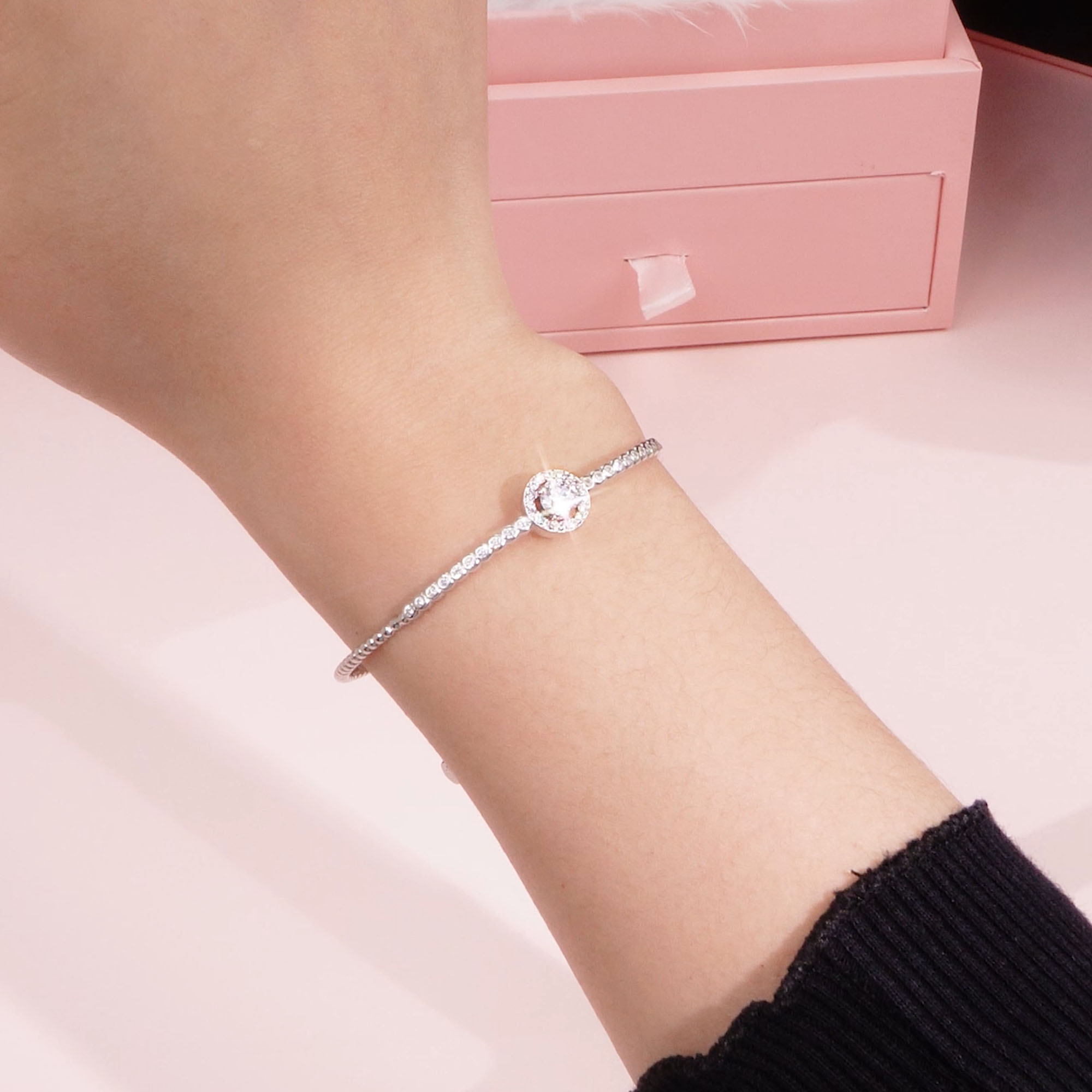 Vòng Tay Bạc Nữ Dạng Kiềng Đính Kim Cương Moissanite Tròn Farah LILI 054678