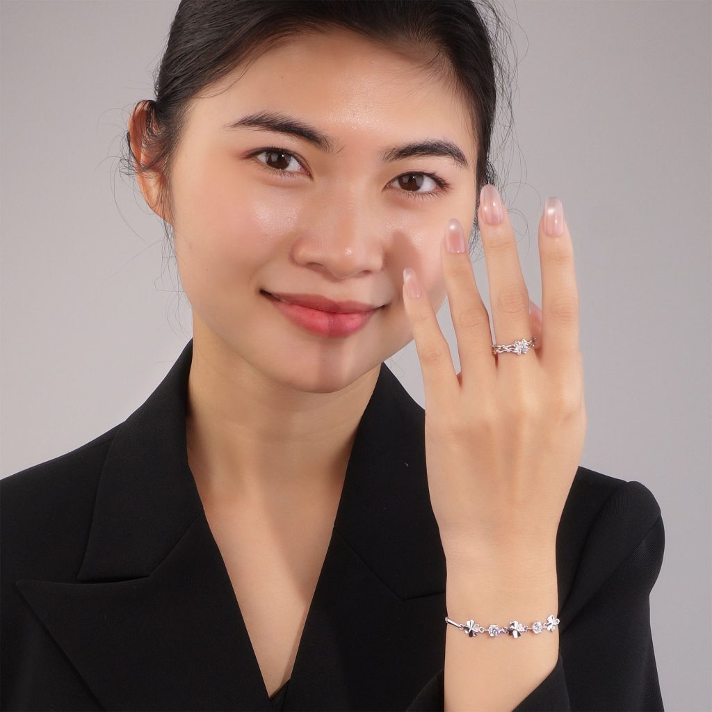 Gợi ý Chọn Trang Sức Bạc Phù Hợp Với Làn Da Nhạy Cảm