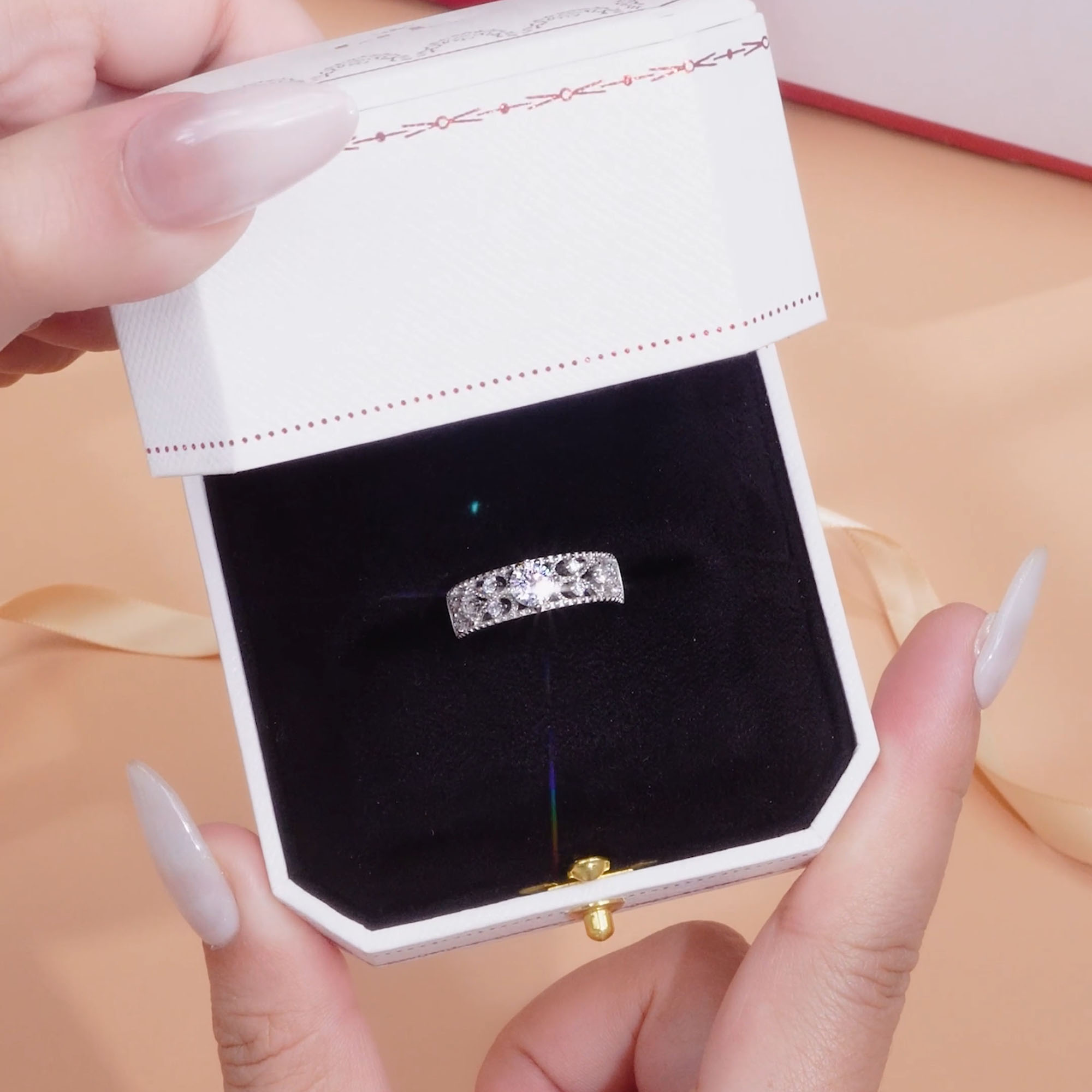 Nhẫn Bạc Nữ đính Kim Cương Moissanite Eleanor LILI 054801
