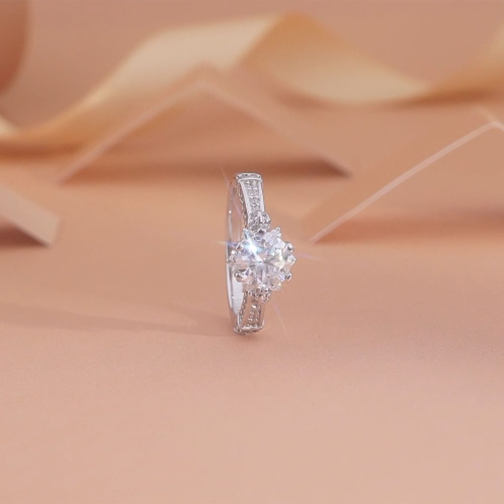 Nhẫn Bạc Nữ đính Kim Cương Moissanite Hình Bông Hồng Cận Cảnh