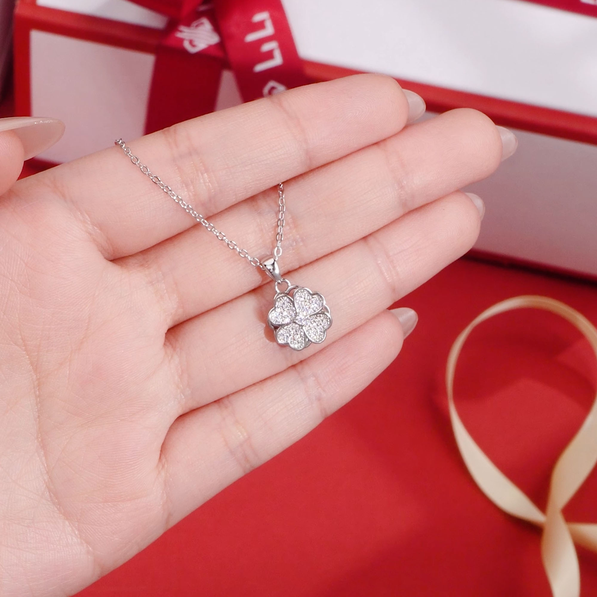 Dây Chuyền Bạc Nữ đính CZ Hình Cỏ 4 Lá Xoay Tròn độc đáo Milena LILI 105831