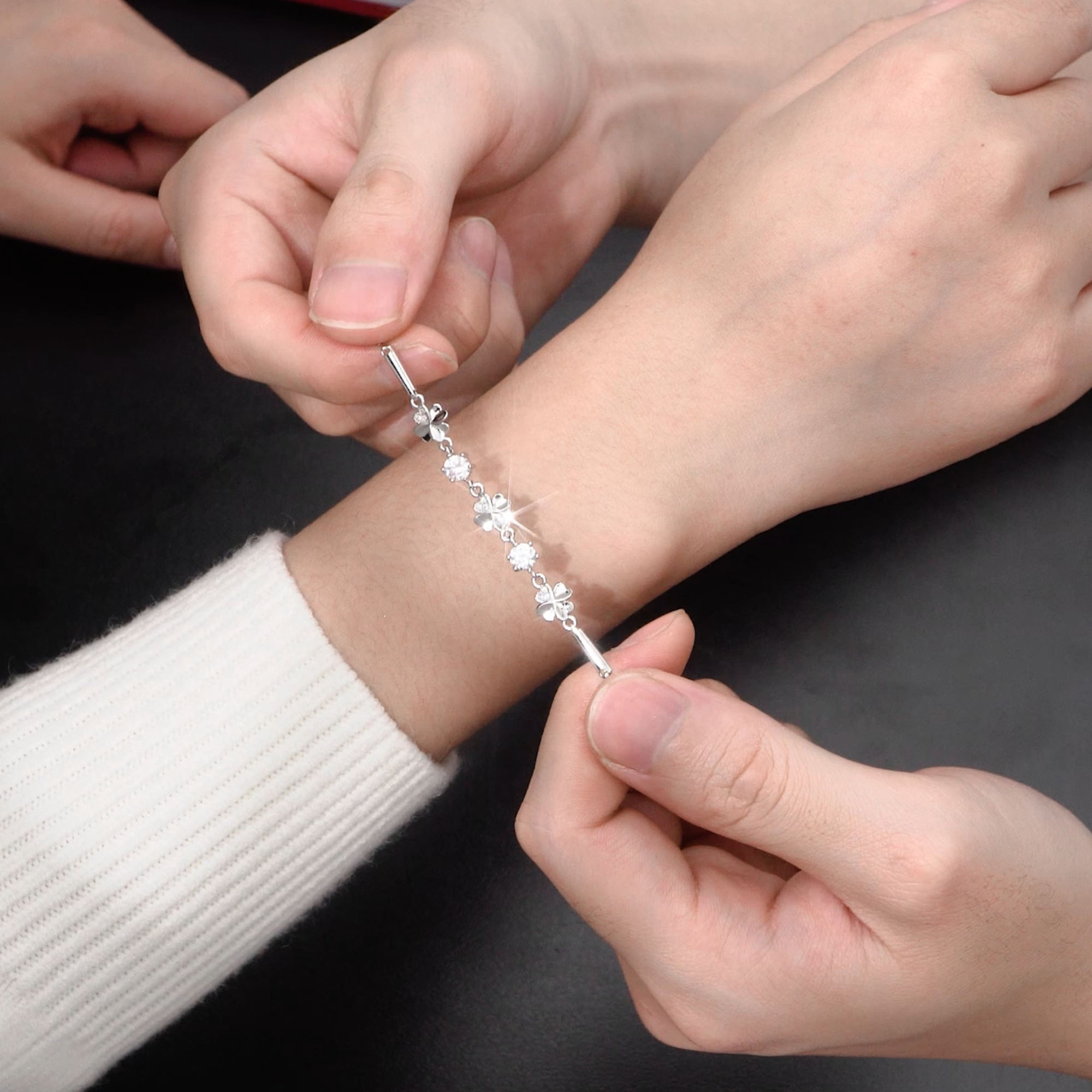 Lắc Tay Nữ Bạc Mạ Bạch Kim đính đá CZ Cỏ 4 Lá LILI 612672